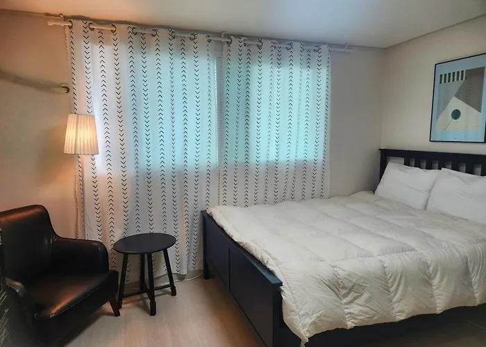 Naturalism Dmc 3br Susaek Stn Hongdae 7min Villa
